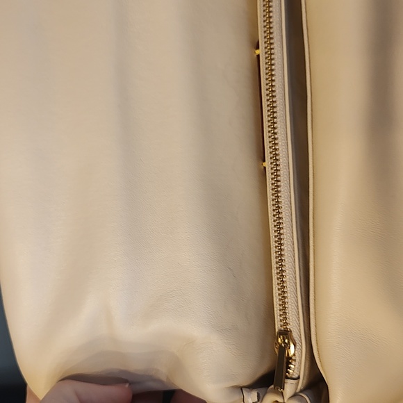 Coach Pillow Yabby 26 ***missing crossbody strap and coach leather tag w/blemish - Picture 15 of 16